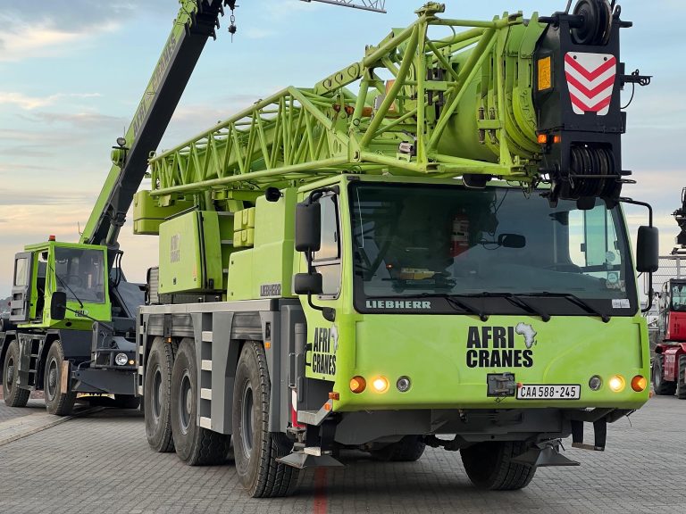 Afri Cranes fleet at work